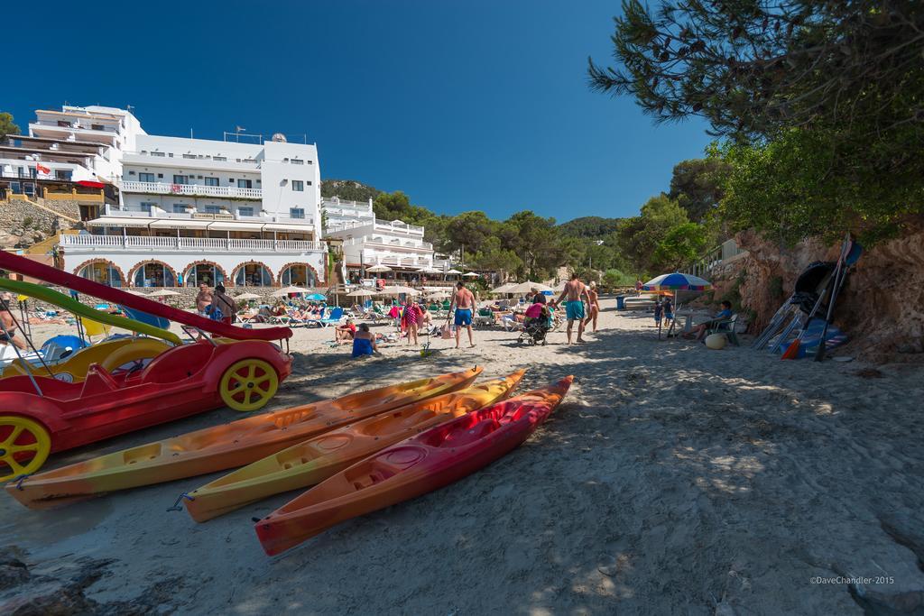Apartamentos Es Puet Blanc Portinatx Ruang foto