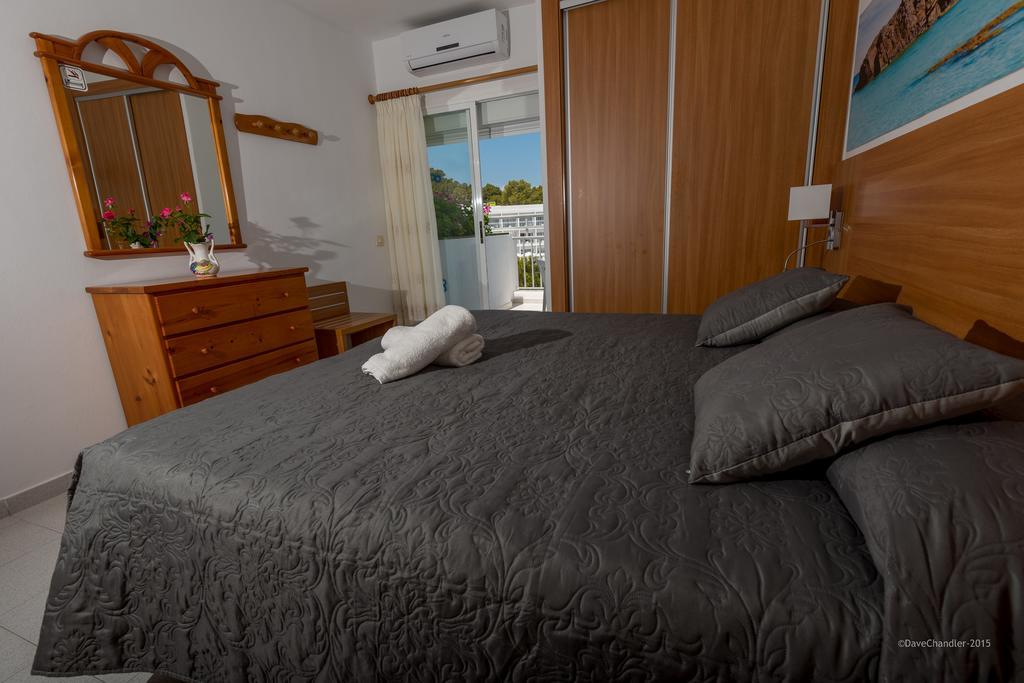 Apartamentos Es Puet Blanc Portinatx Bagian luar foto