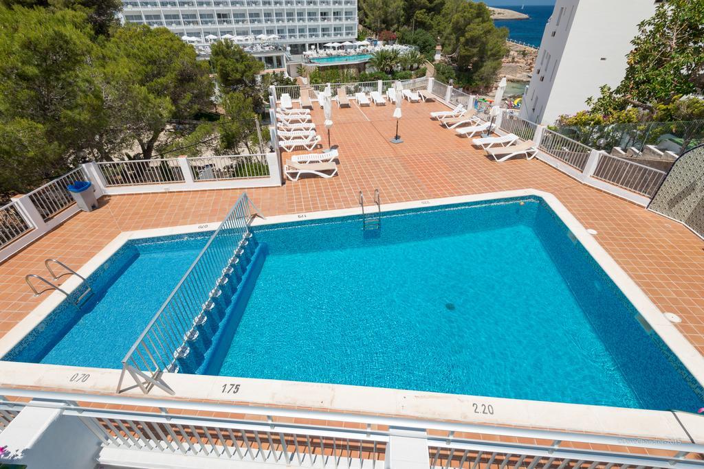 Apartamentos Es Puet Blanc Portinatx Ruang foto